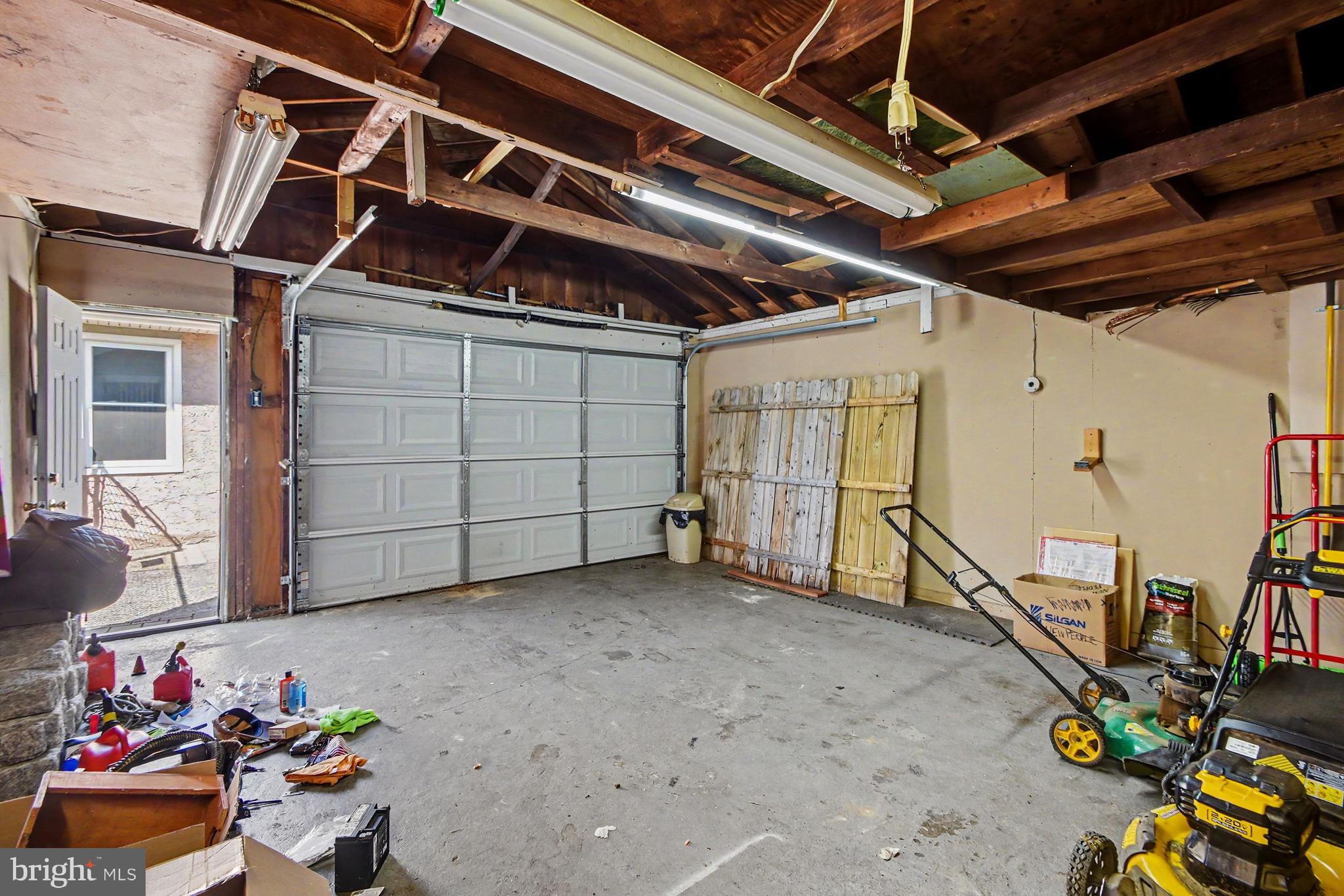 CROYDON ACRES - Residential