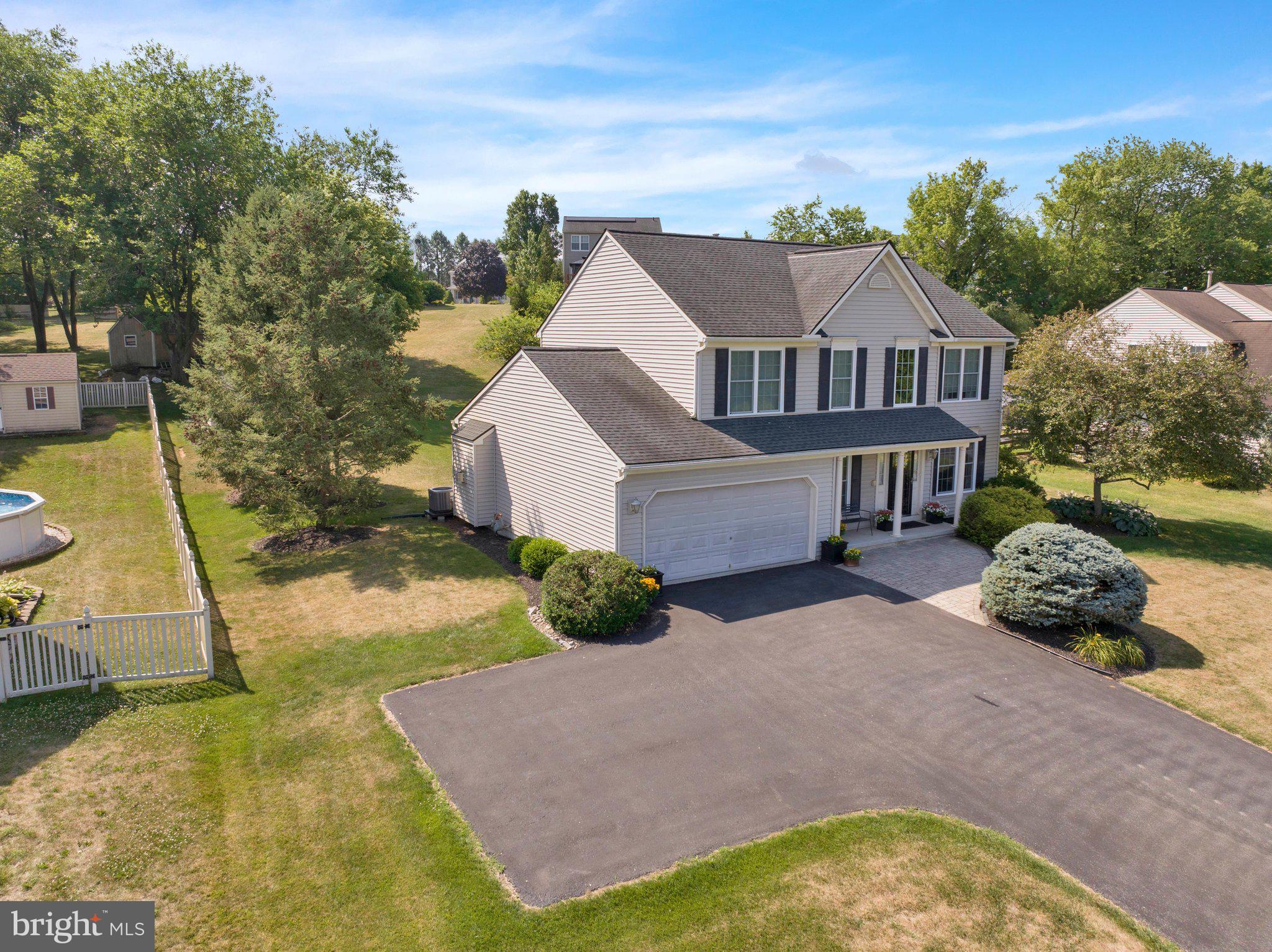 MANOR CREEK - Residential
