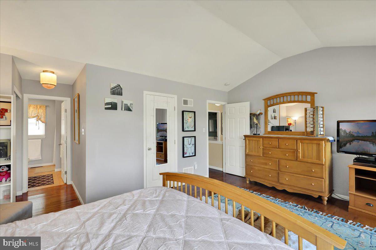 MANOR CREEK - Residential