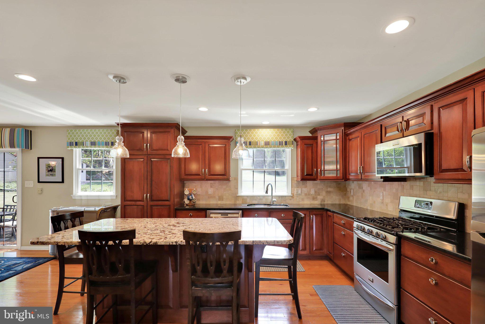MANOR CREEK - Residential
