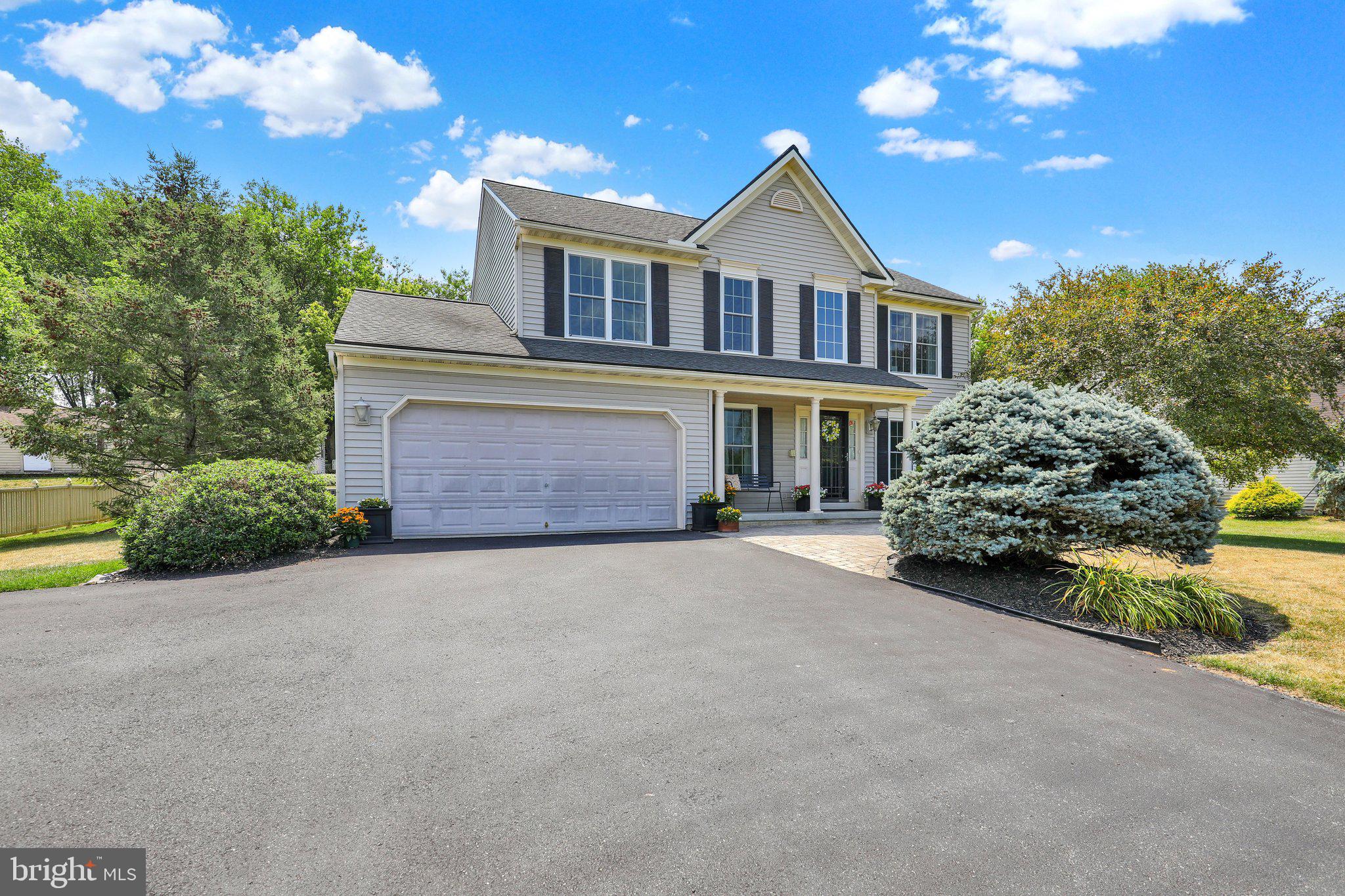 MANOR CREEK - Residential