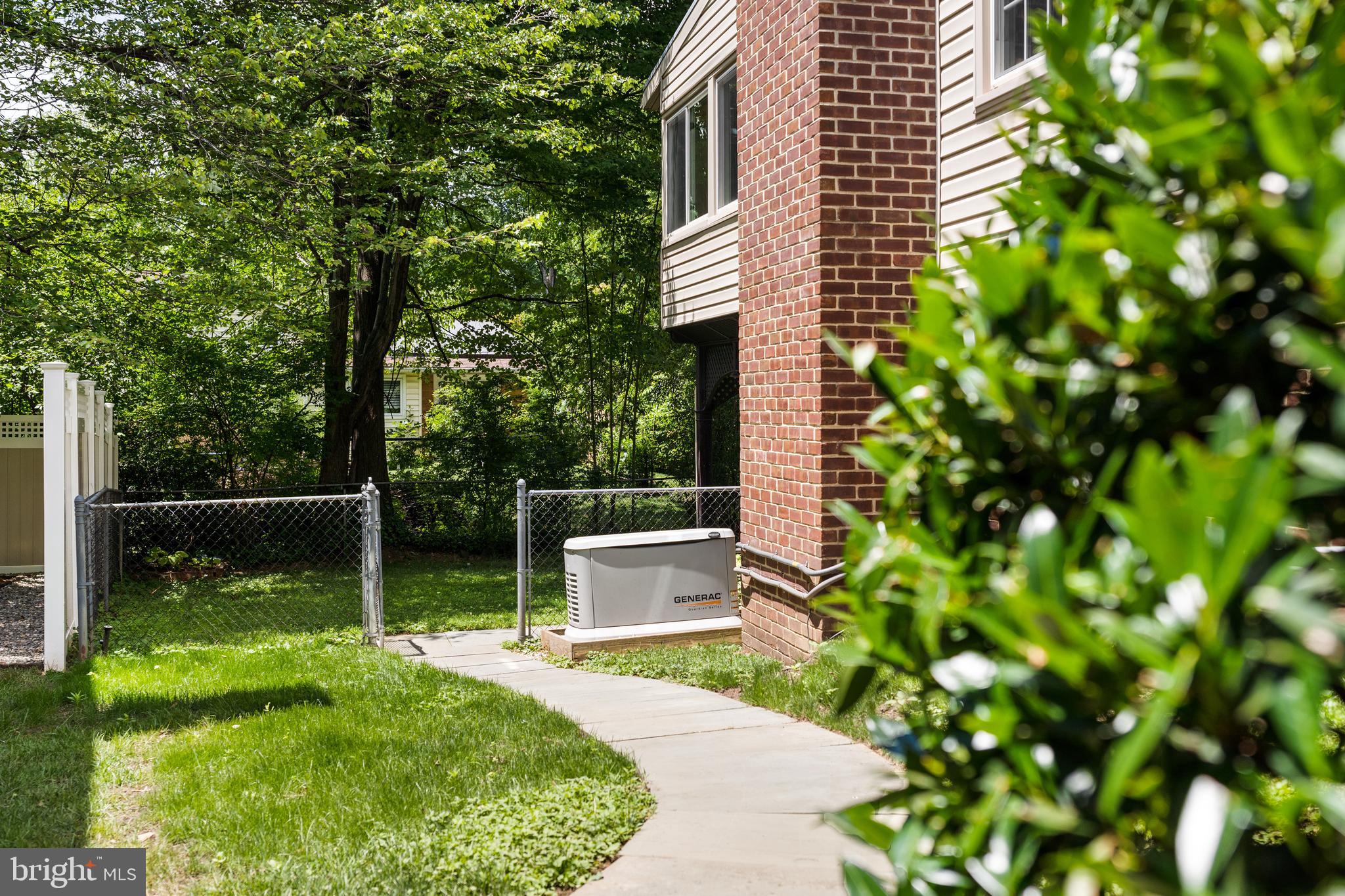 MONTROSE VILLAGE - Residential
