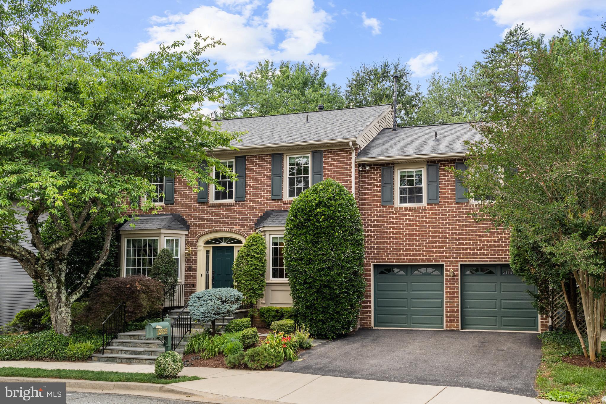 MONTROSE VILLAGE - Residential
