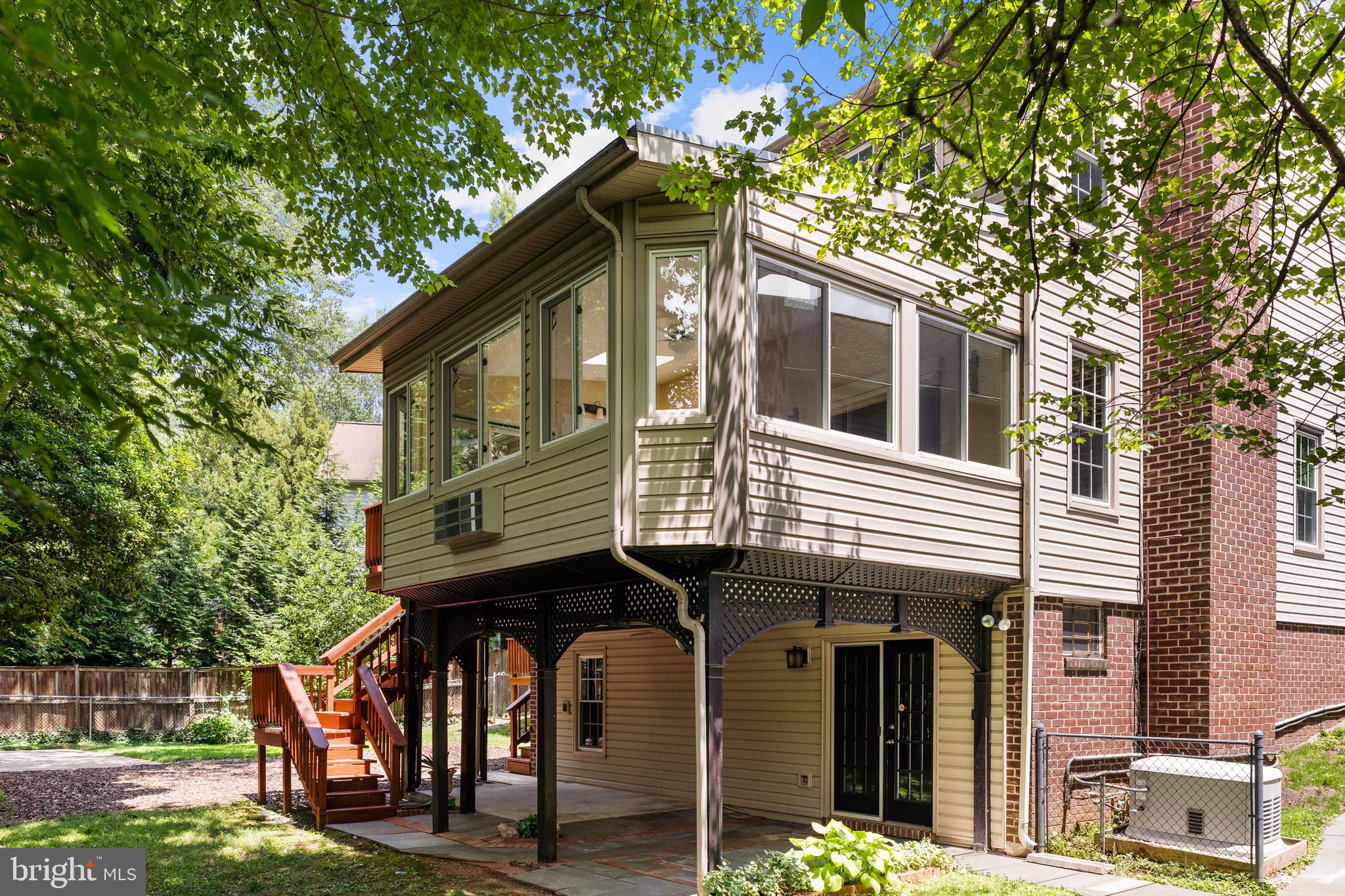 MONTROSE VILLAGE - Residential
