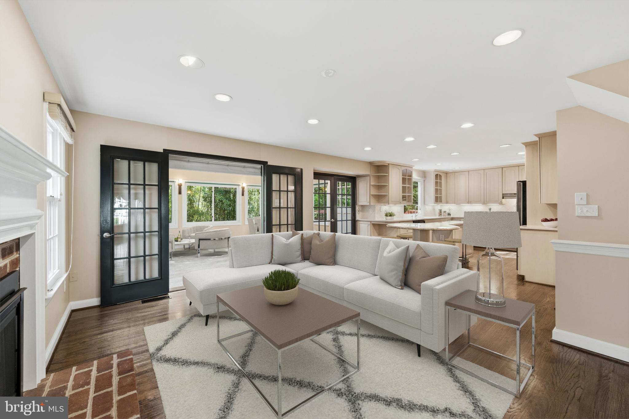 MONTROSE VILLAGE - Residential