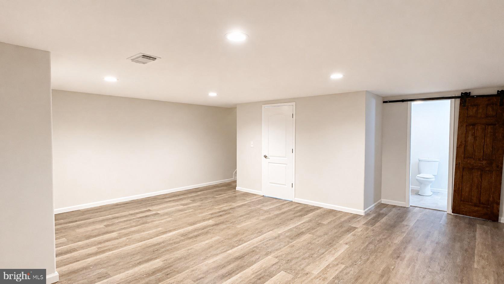 ESSEX PLACE - Residential