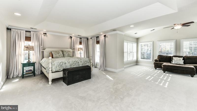 COUNTRY CLUB HILLS - Residential