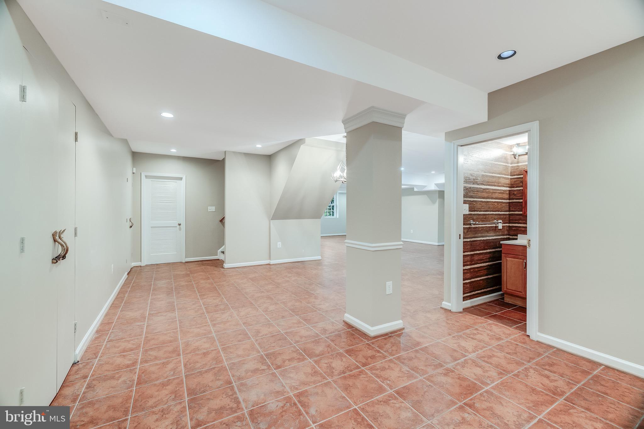 CEDARS OF MC LEAN - Residential