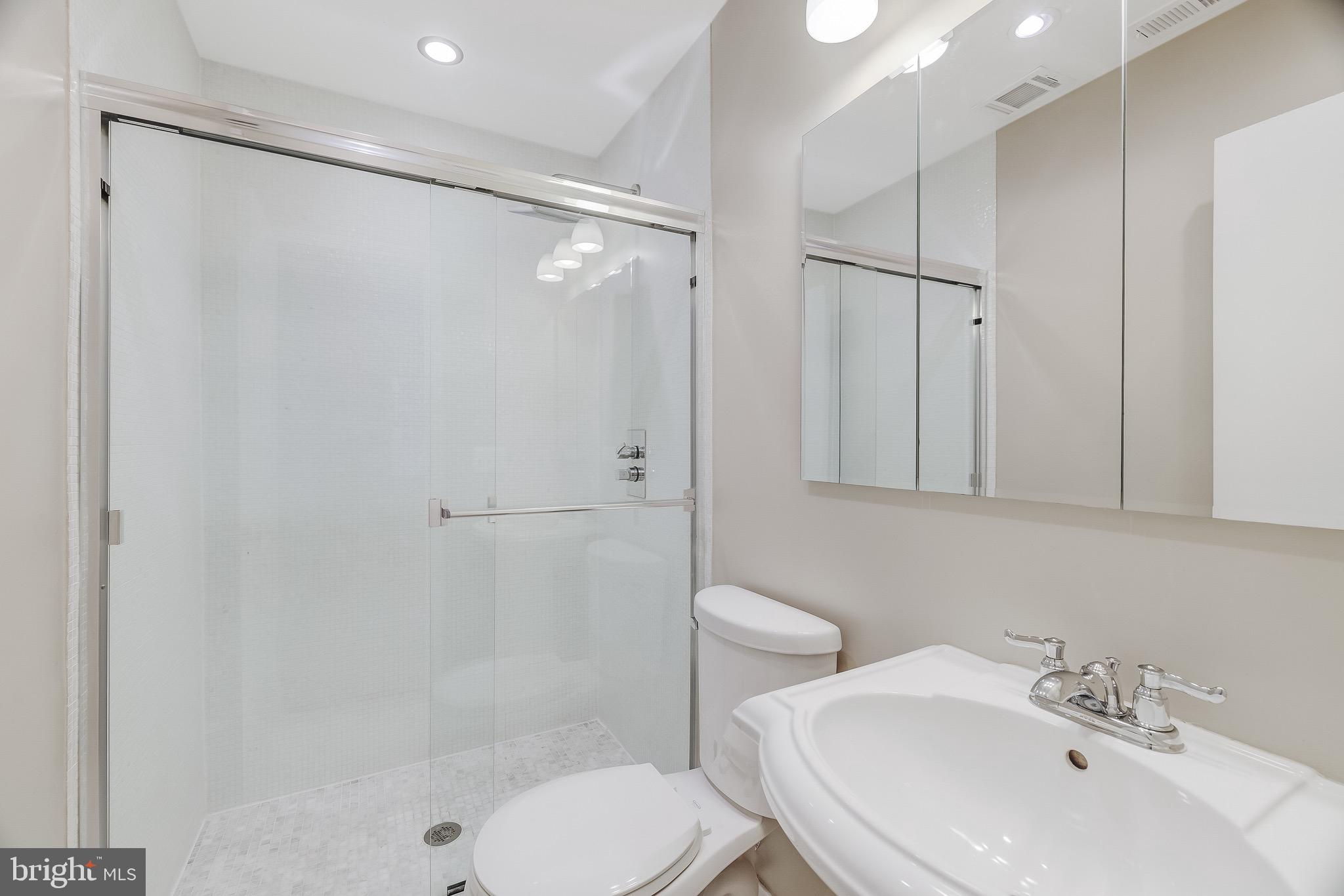 CEDARS OF MC LEAN - Residential