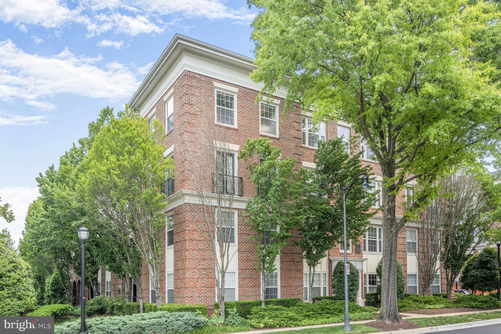 THE COLONNADE AT KENTLANDS - Residential