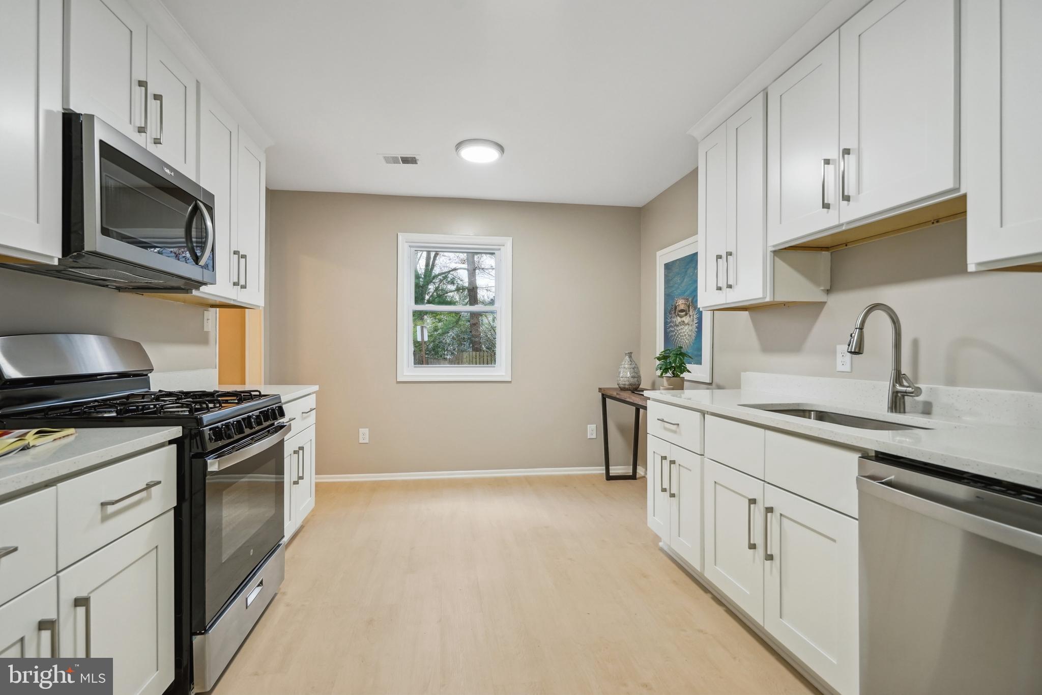 LAKE BRADDOCK - Residential