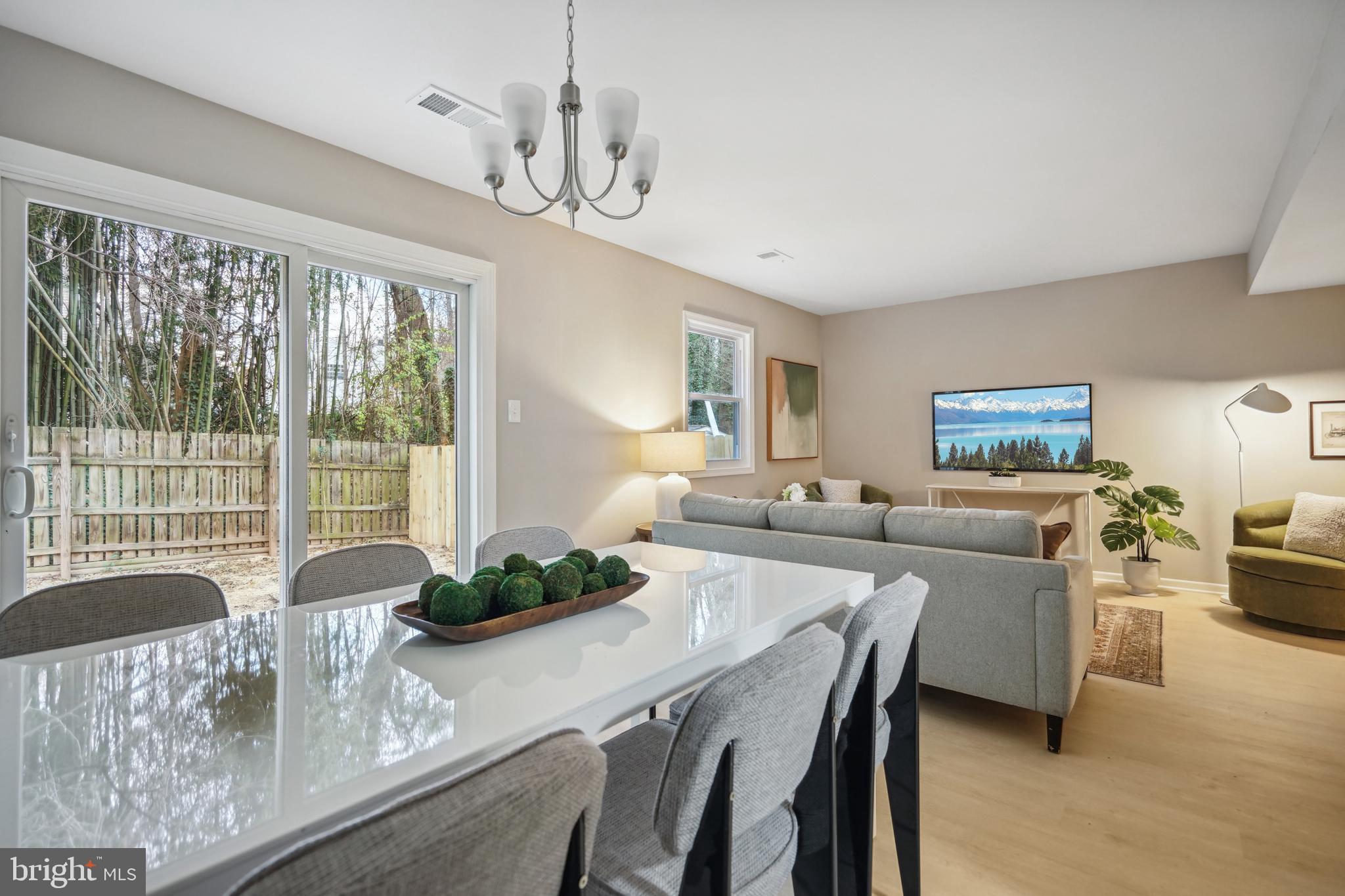 LAKE BRADDOCK - Residential