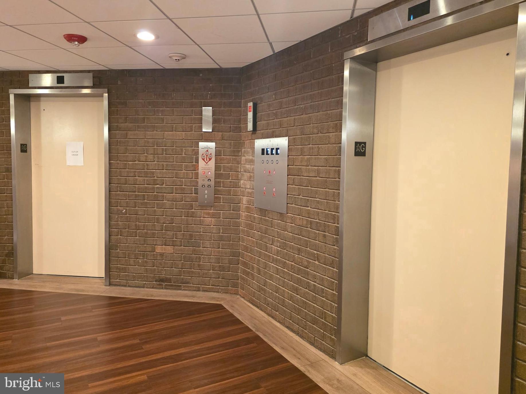 MCLEAN HOUSE NORTH - Residential