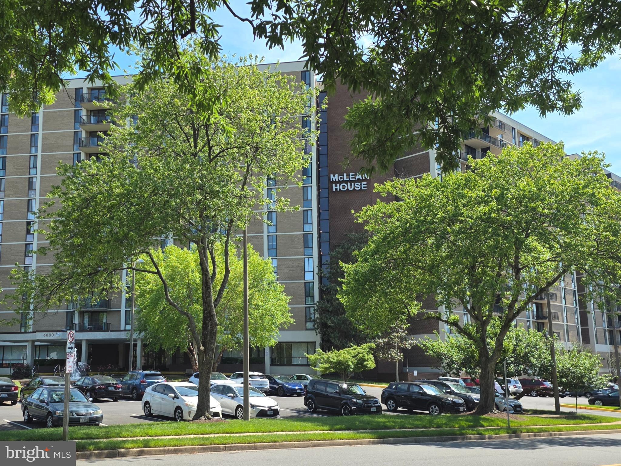 MCLEAN HOUSE NORTH - Residential