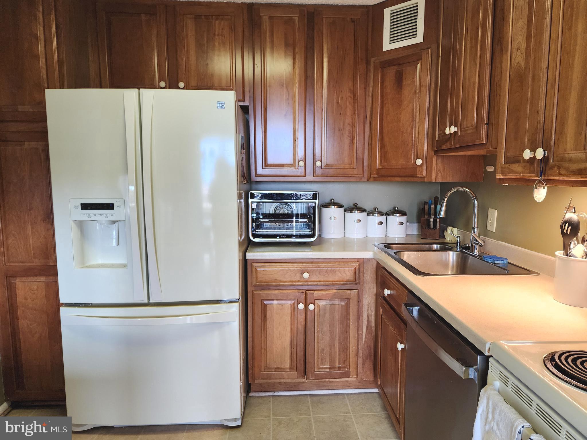 MCLEAN HOUSE NORTH - Residential