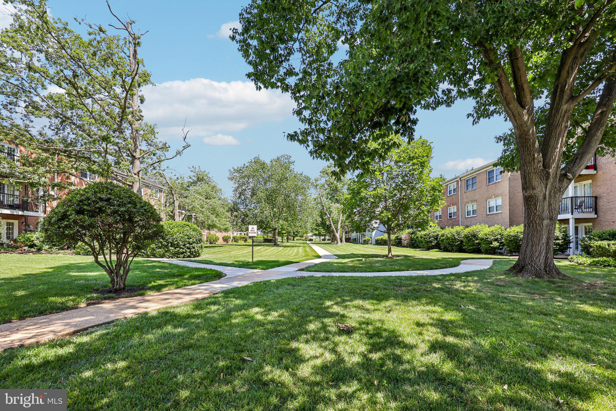 FOXCROFT COLONY CONDOS - Residential