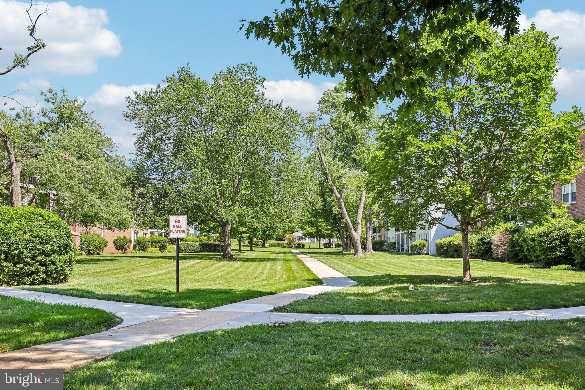 FOXCROFT COLONY CONDOS - Residential