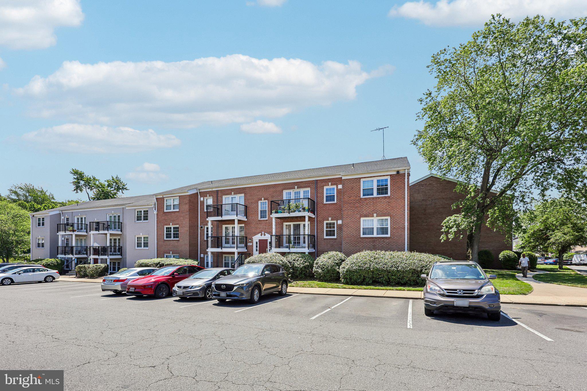 FOXCROFT COLONY CONDOS - Residential
