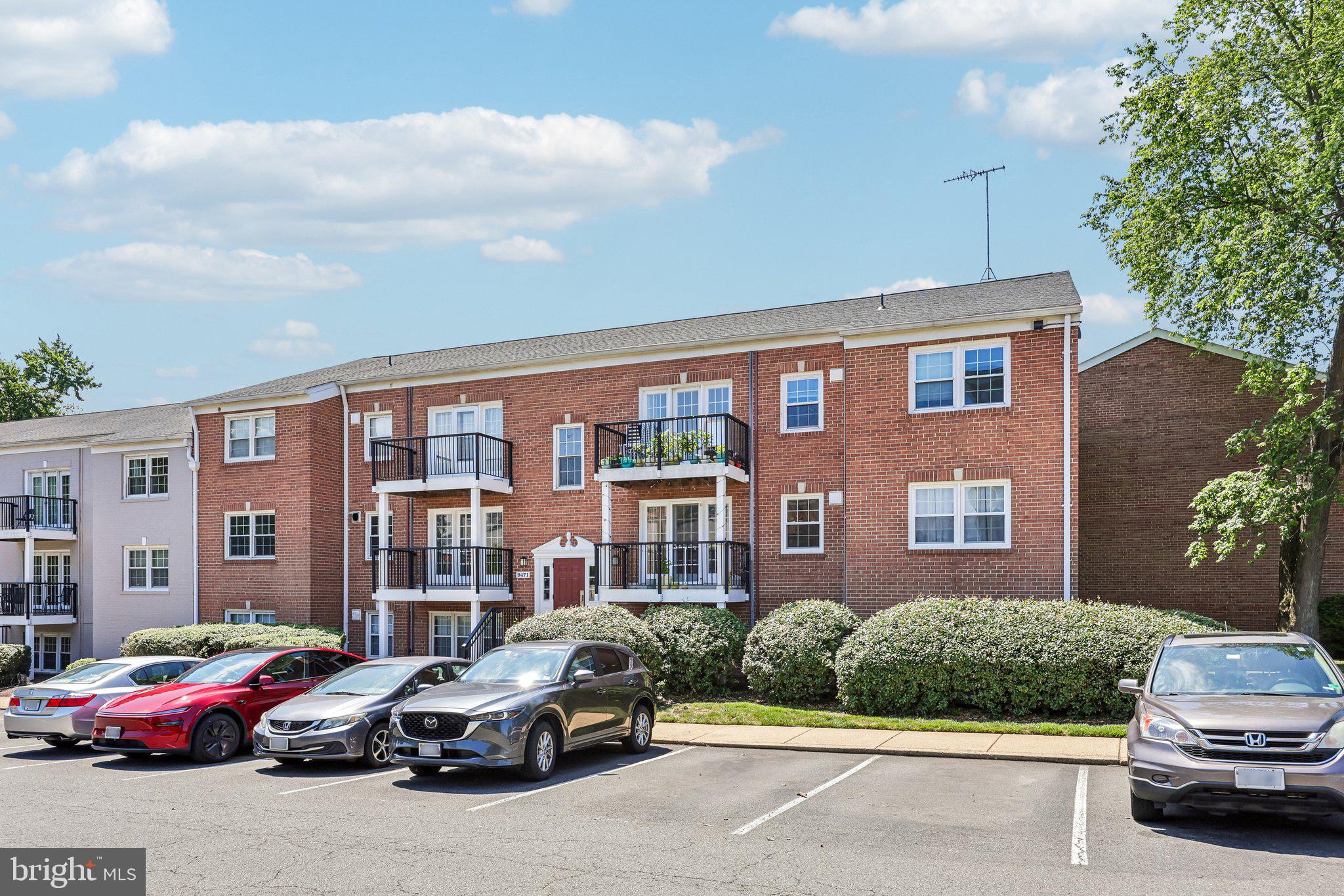 FOXCROFT COLONY CONDOS - Residential