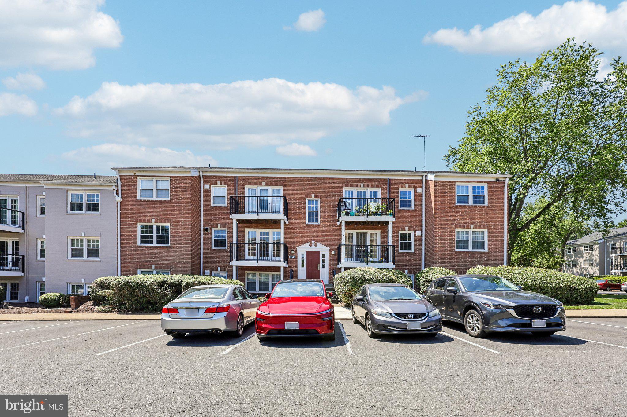 FOXCROFT COLONY CONDOS - Residential
