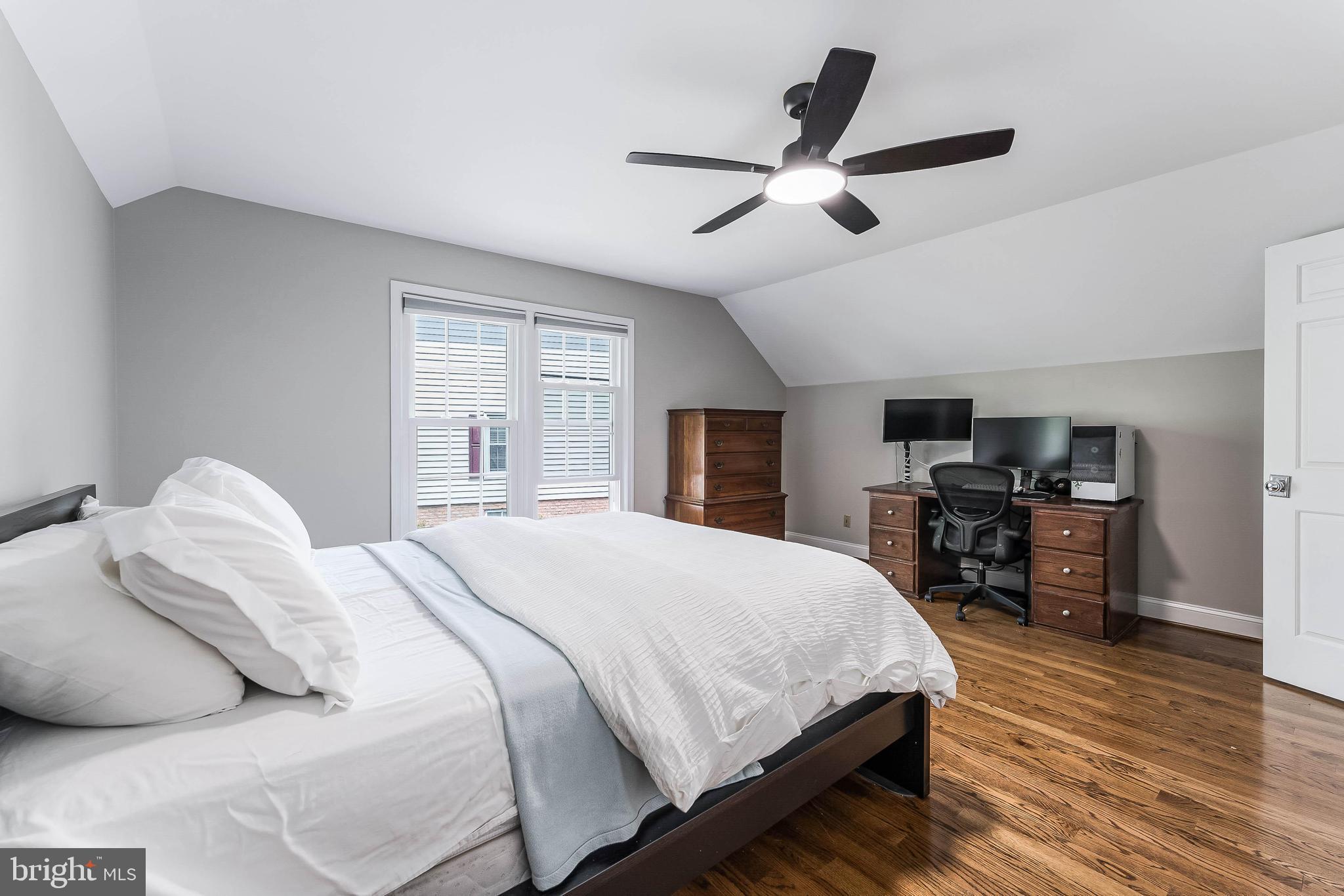 SIGNAL HILL - Residential