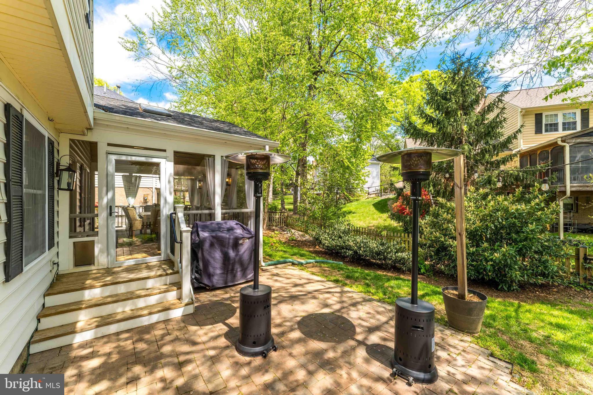 SIGNAL HILL - Residential