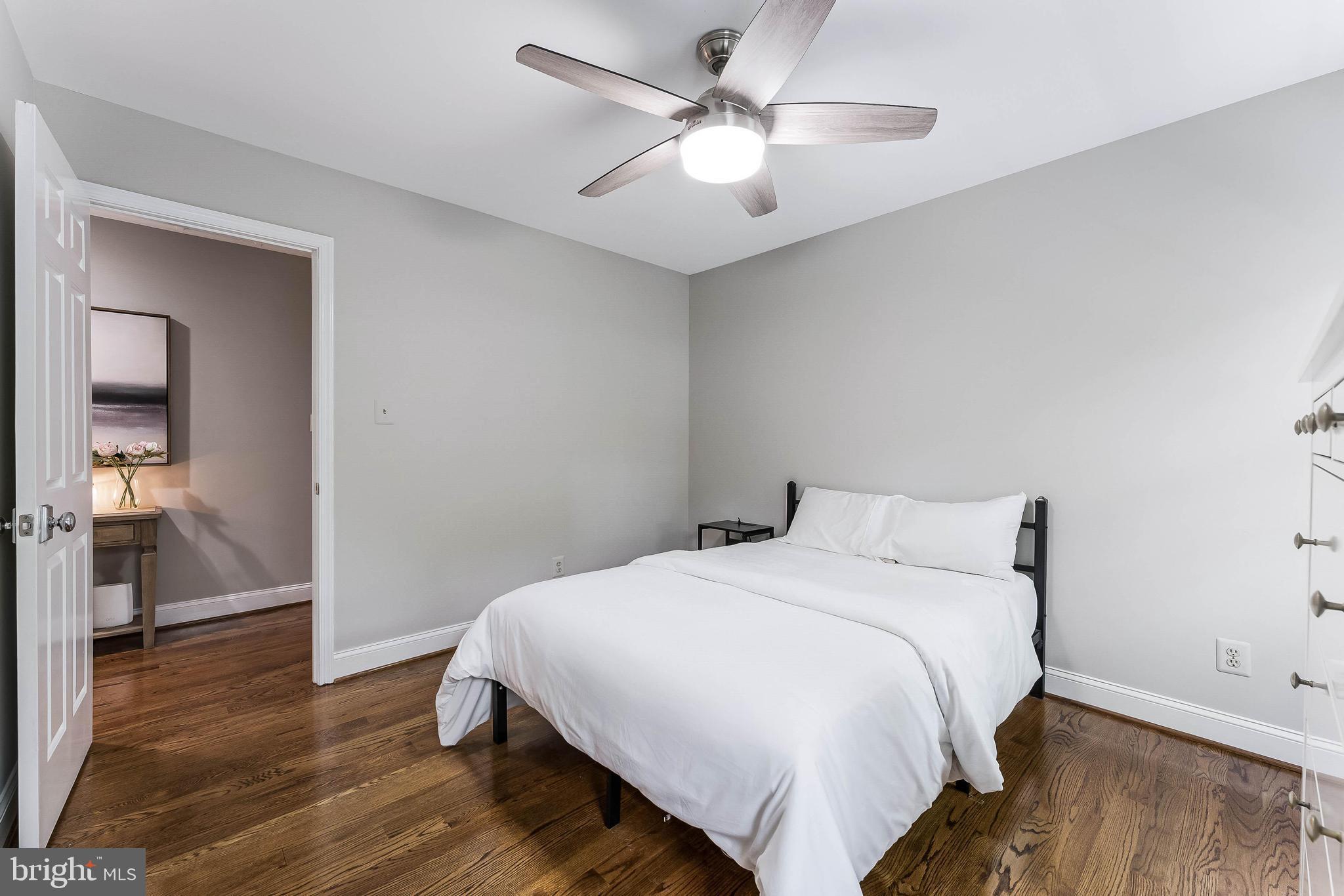SIGNAL HILL - Residential