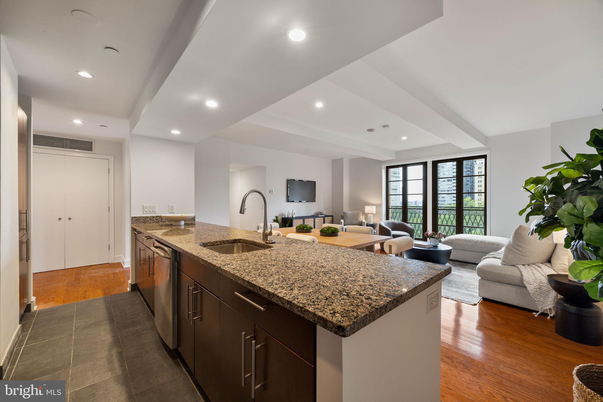 RITTENHOUSE SQUARE - Residential