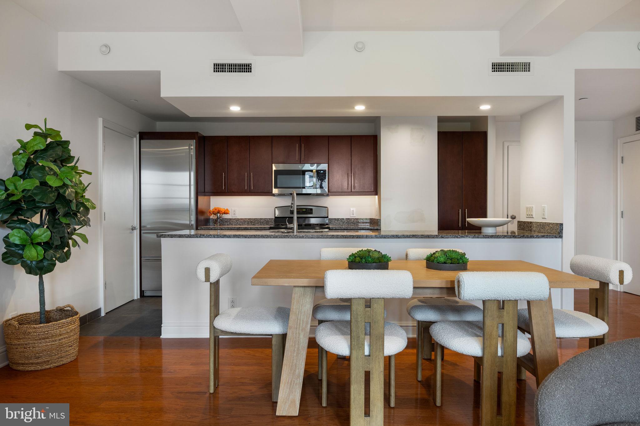 RITTENHOUSE SQUARE - Residential