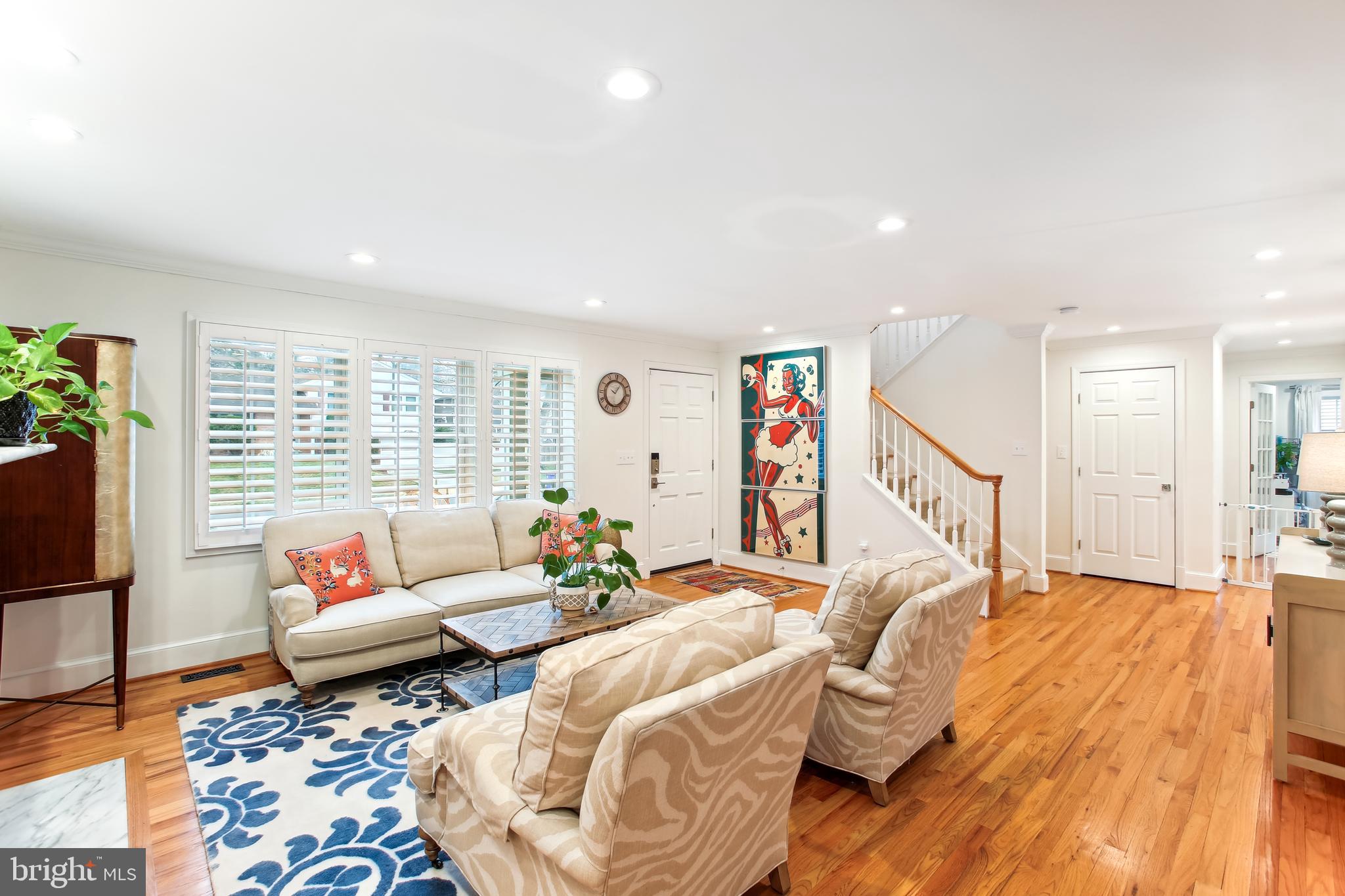 CRESCENT HILLS - Residential