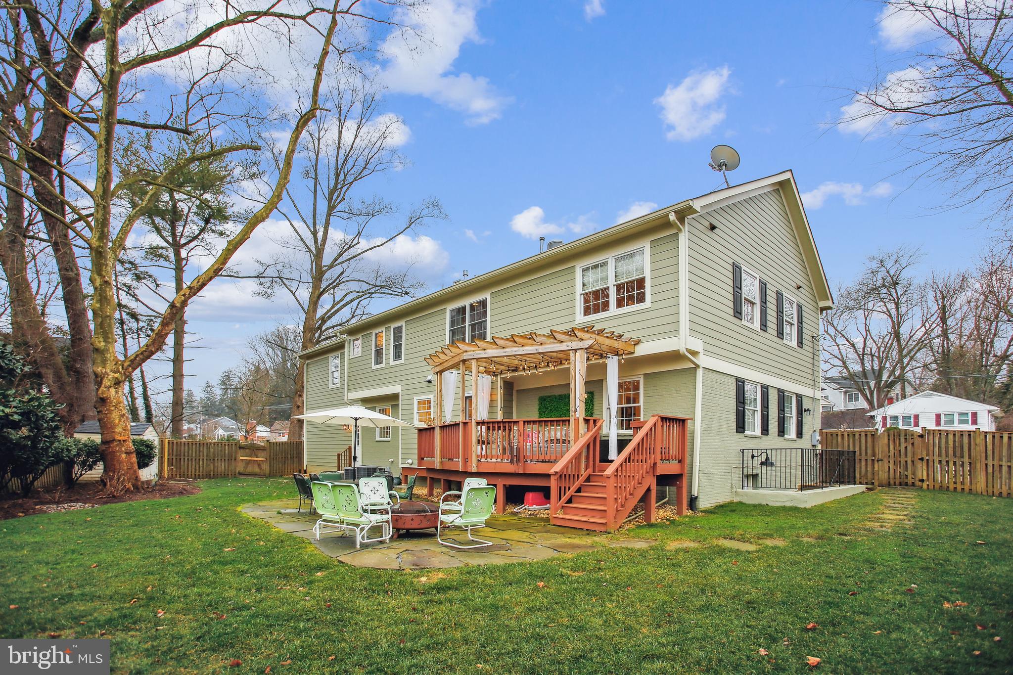 CRESCENT HILLS - Residential