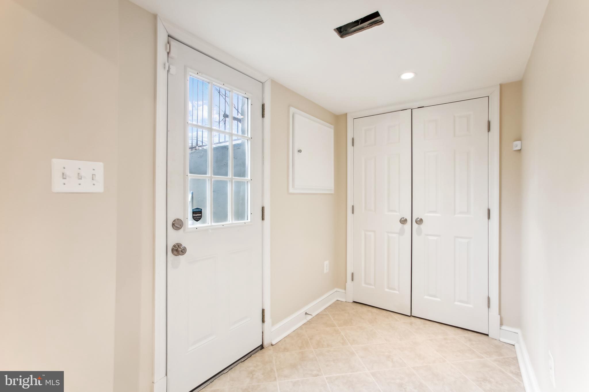 CRESCENT HILLS - Residential