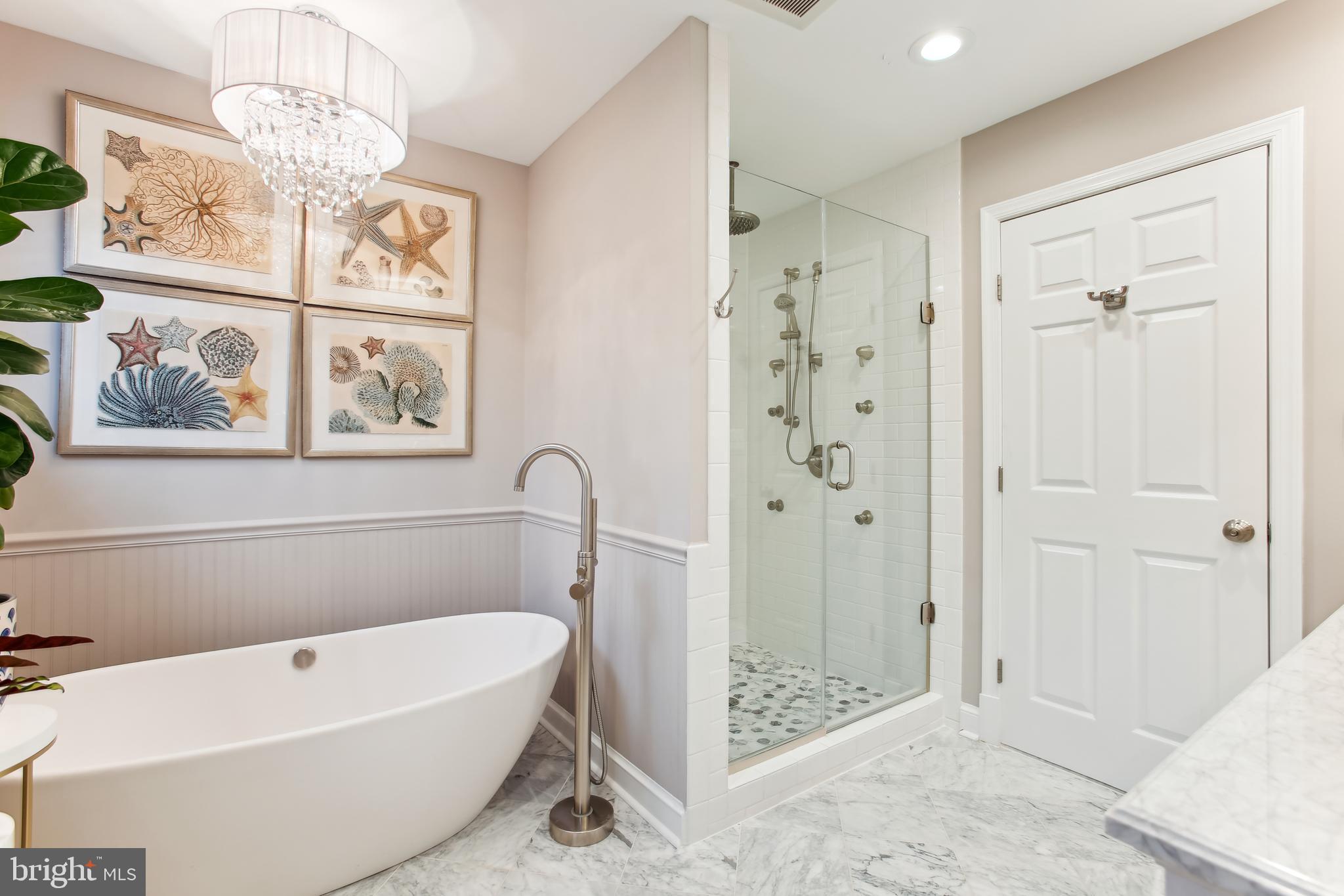CRESCENT HILLS - Residential
