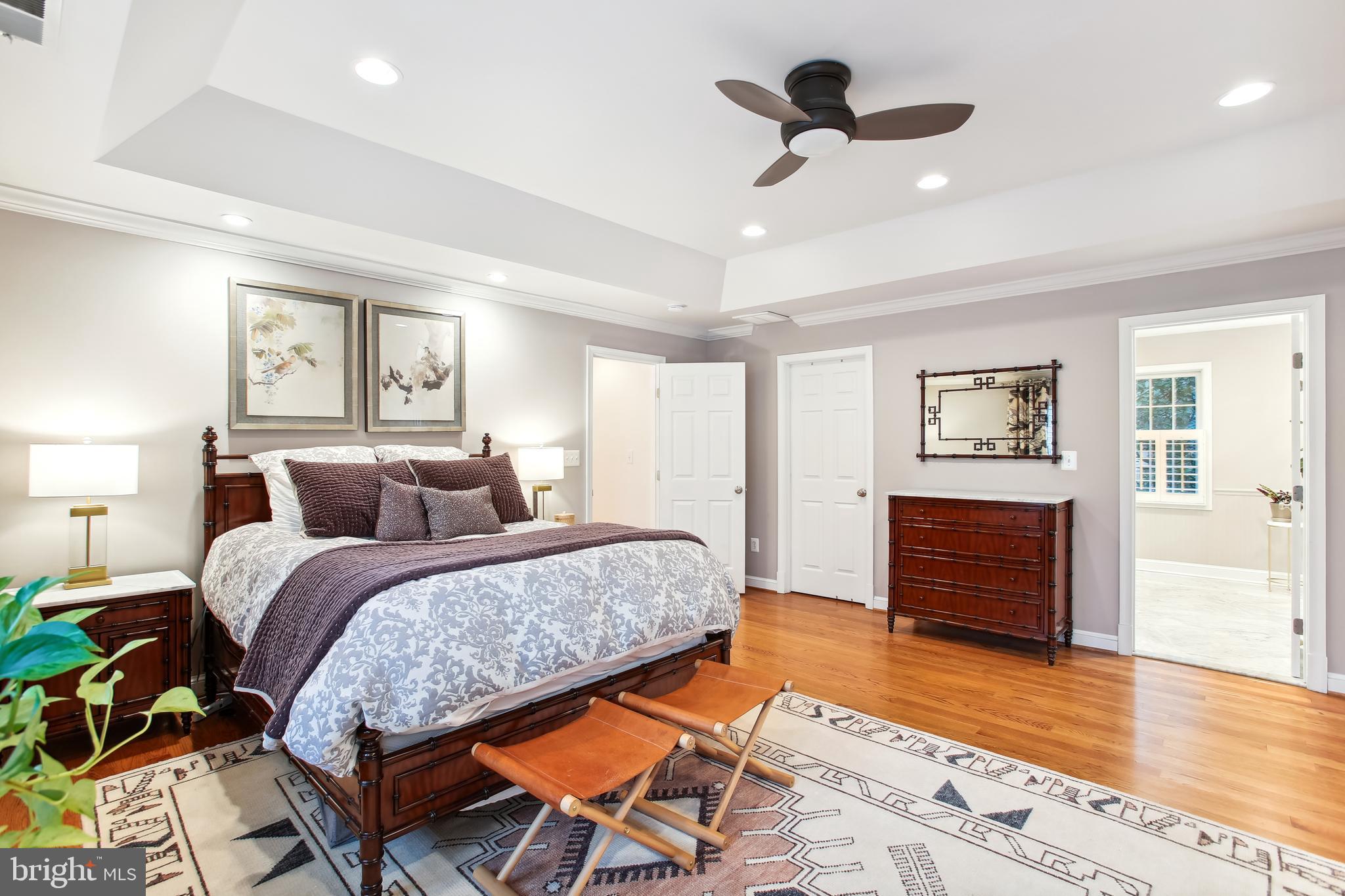 CRESCENT HILLS - Residential