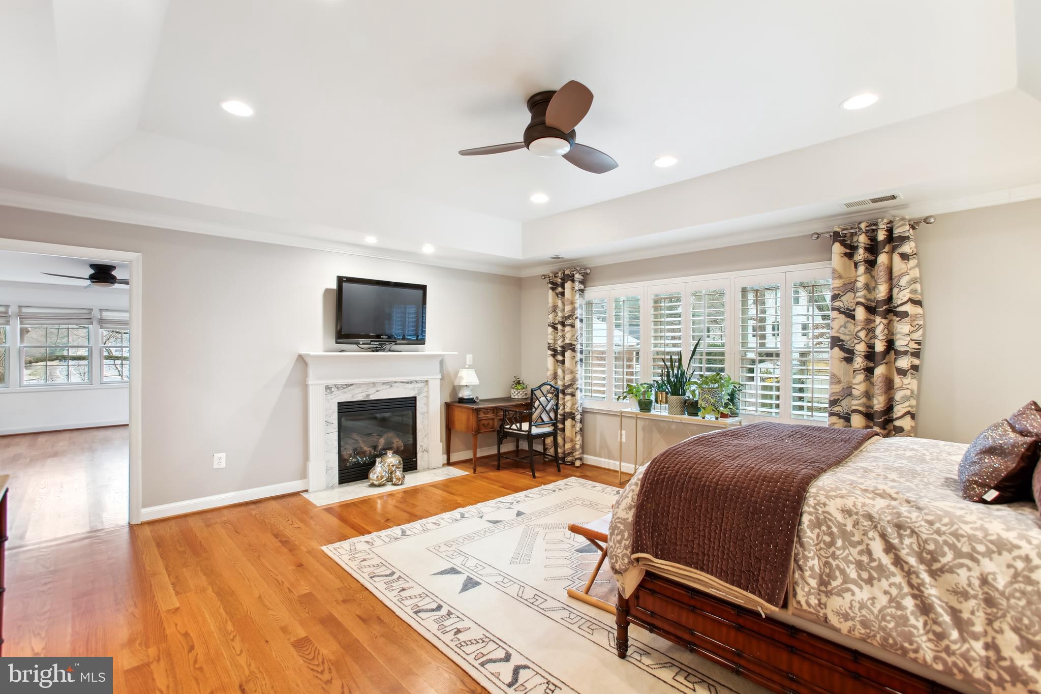 CRESCENT HILLS - Residential