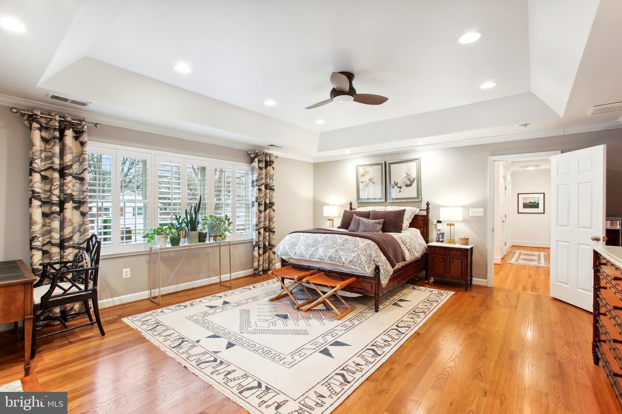 CRESCENT HILLS - Residential