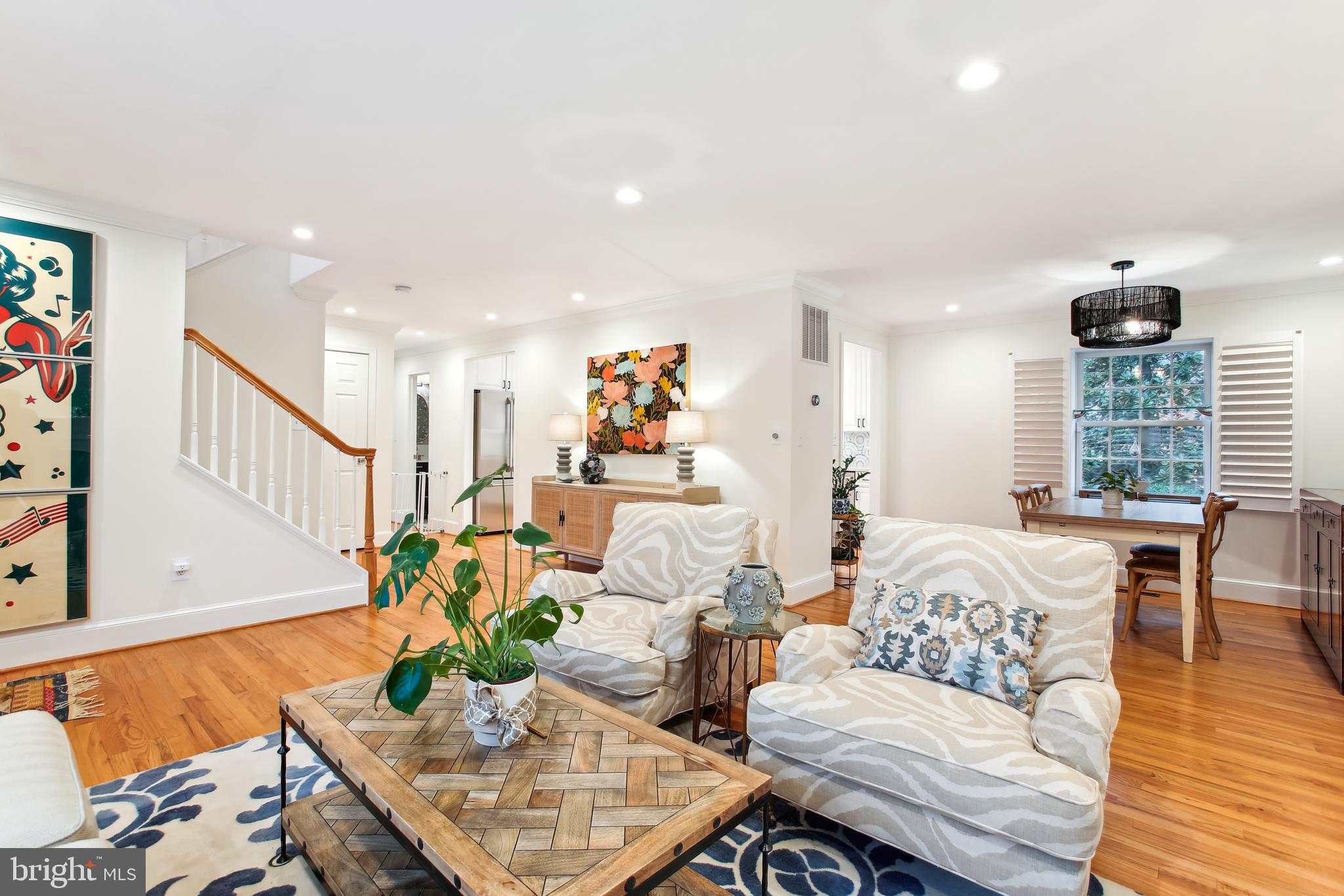 CRESCENT HILLS - Residential