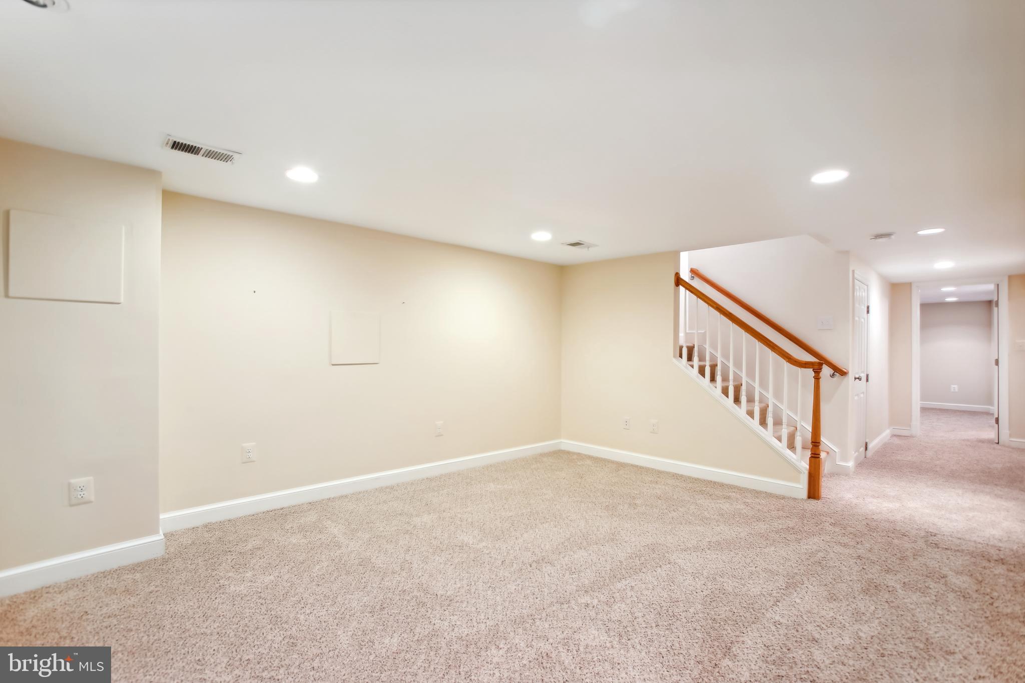CRESCENT HILLS - Residential