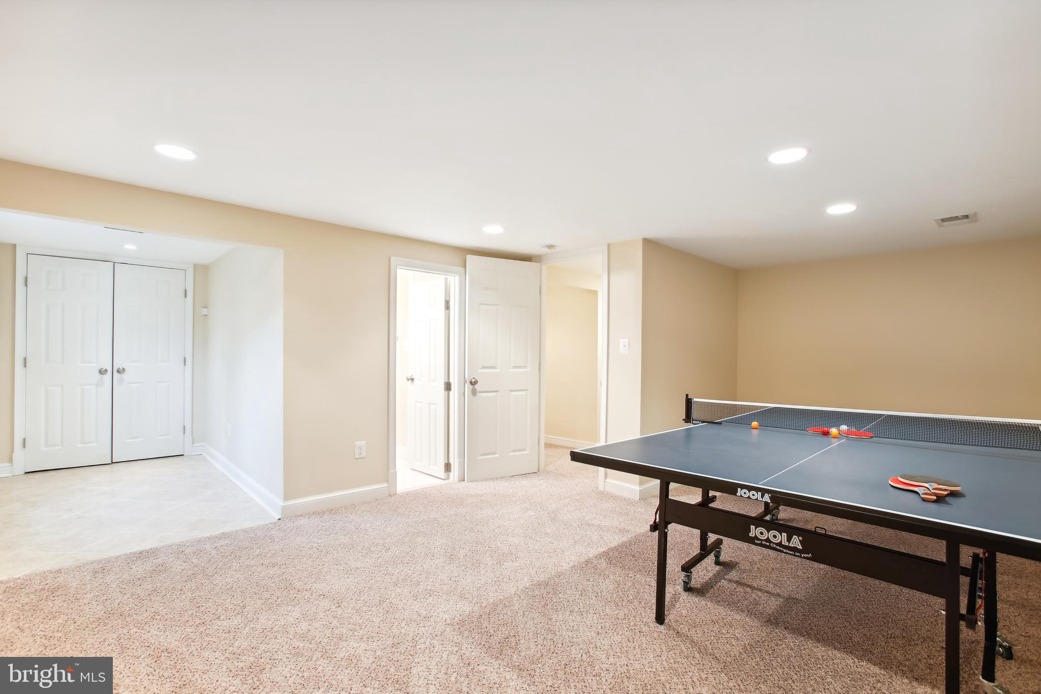 CRESCENT HILLS - Residential