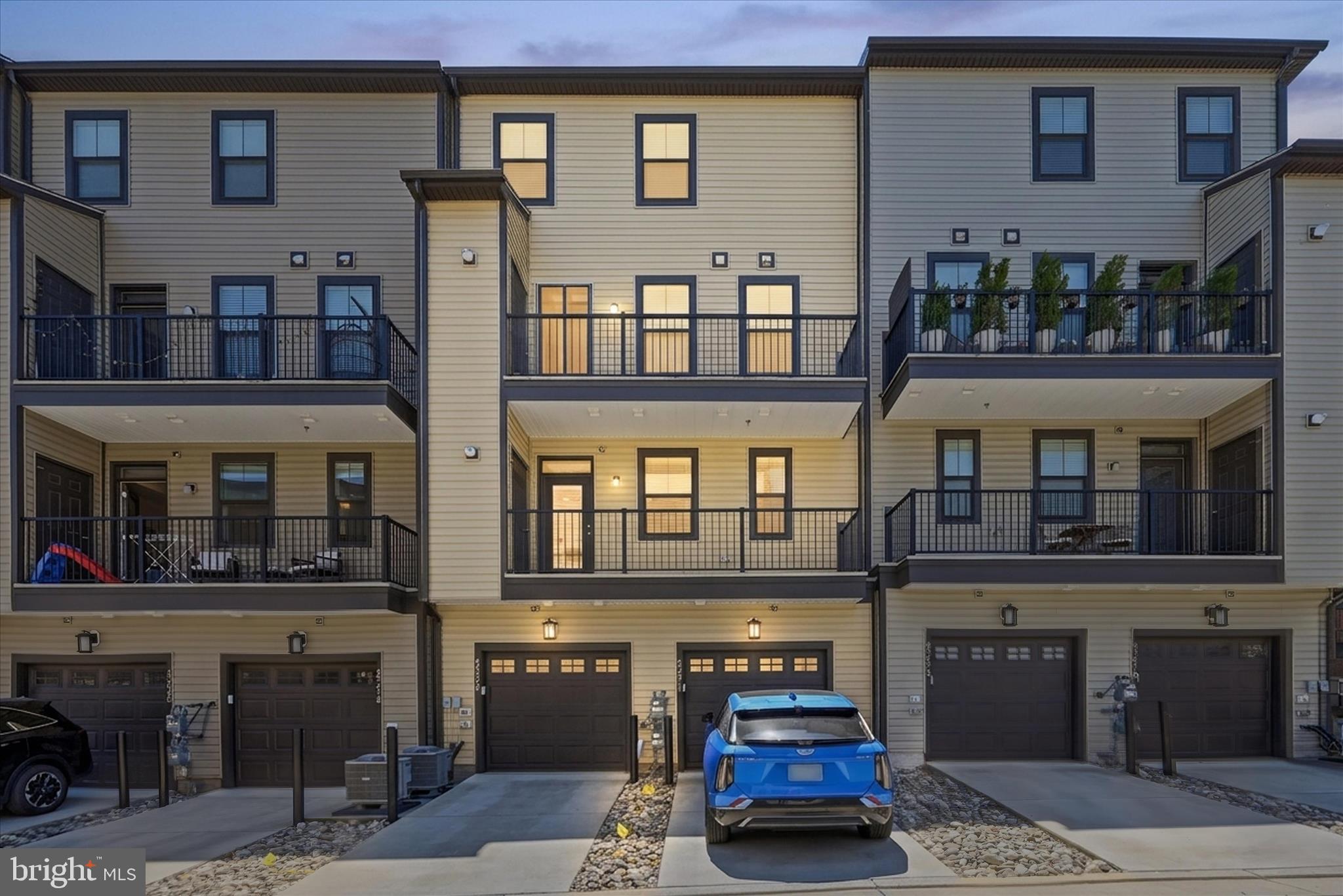 METRO WALK AT MOOREFIELD STATION - Residential