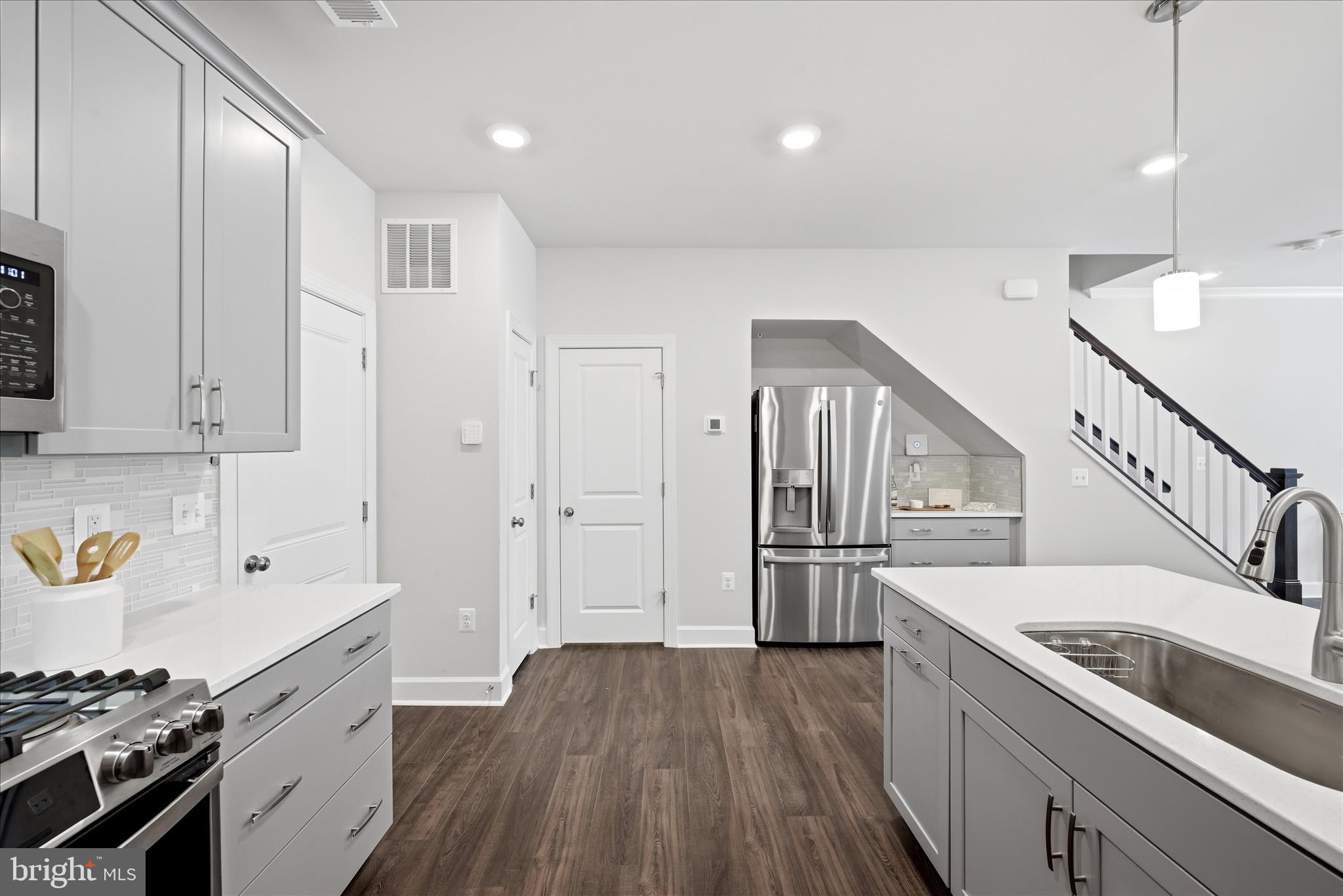 METRO WALK AT MOOREFIELD STATION - Residential