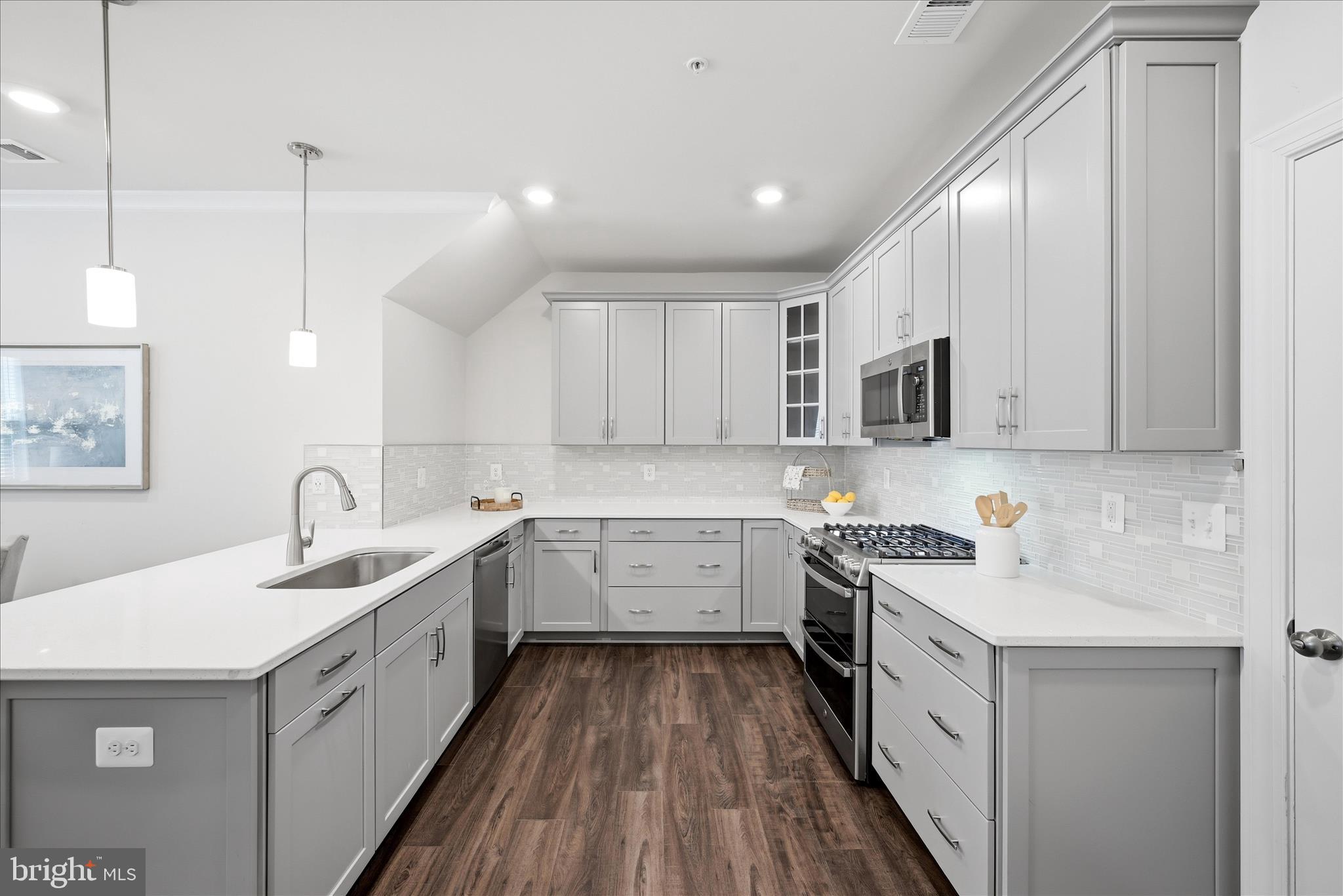 METRO WALK AT MOOREFIELD STATION - Residential