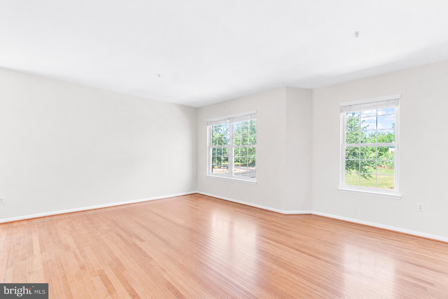 RIVER OAKS - Residential