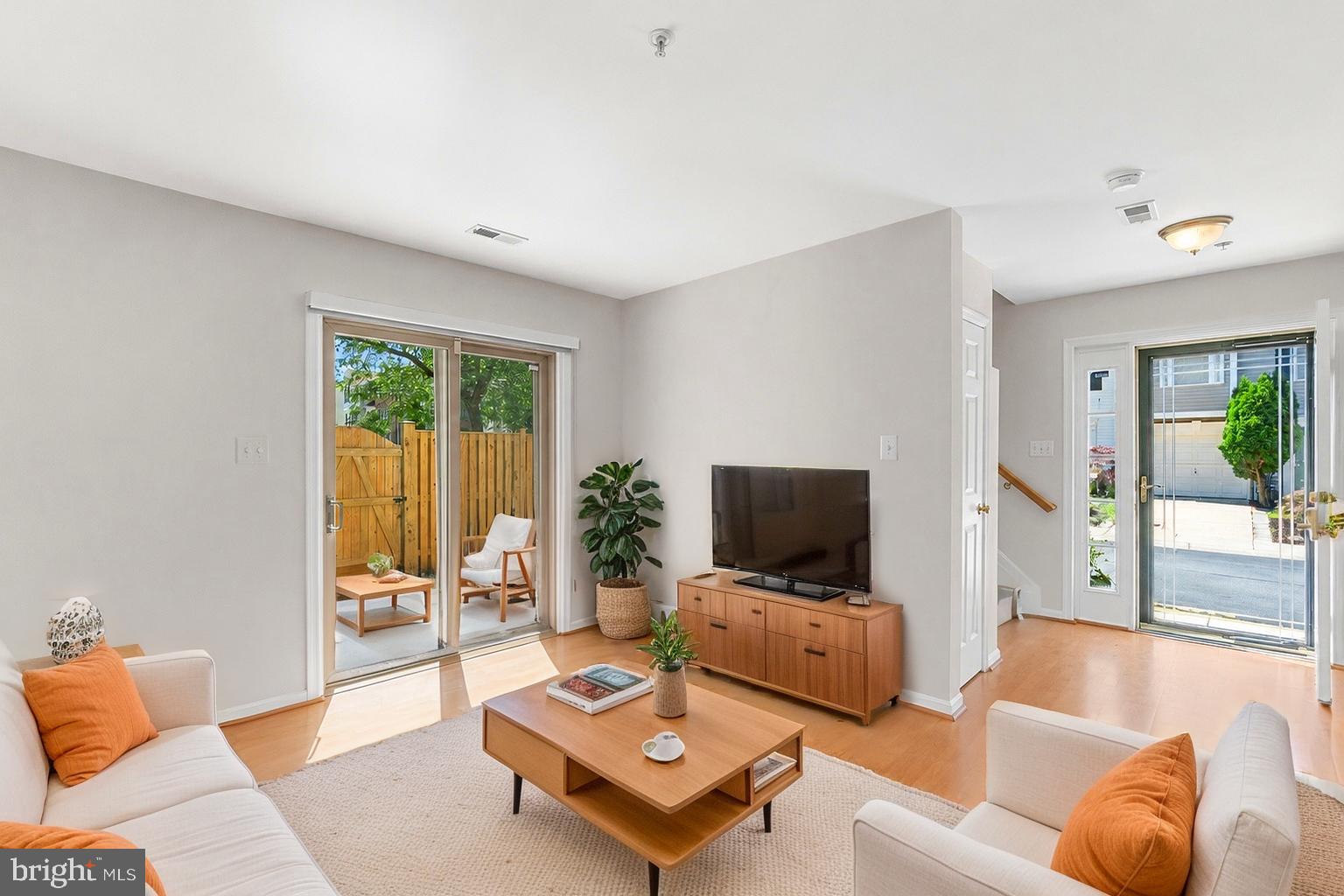 RIVER OAKS - Residential
