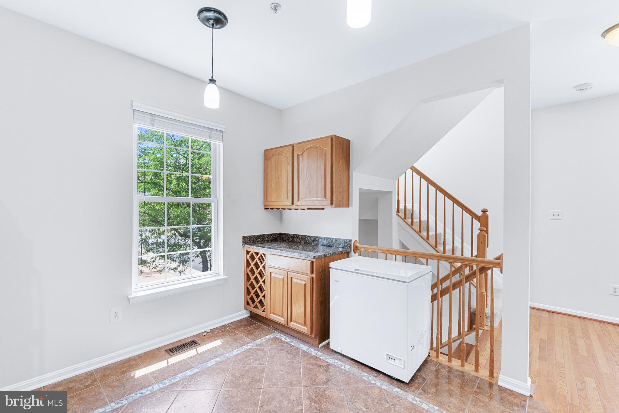 RIVER OAKS - Residential