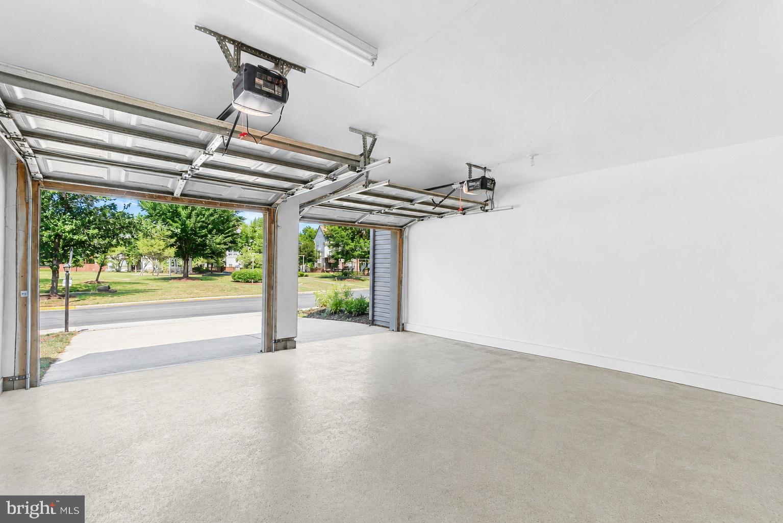 RIVER OAKS - Residential