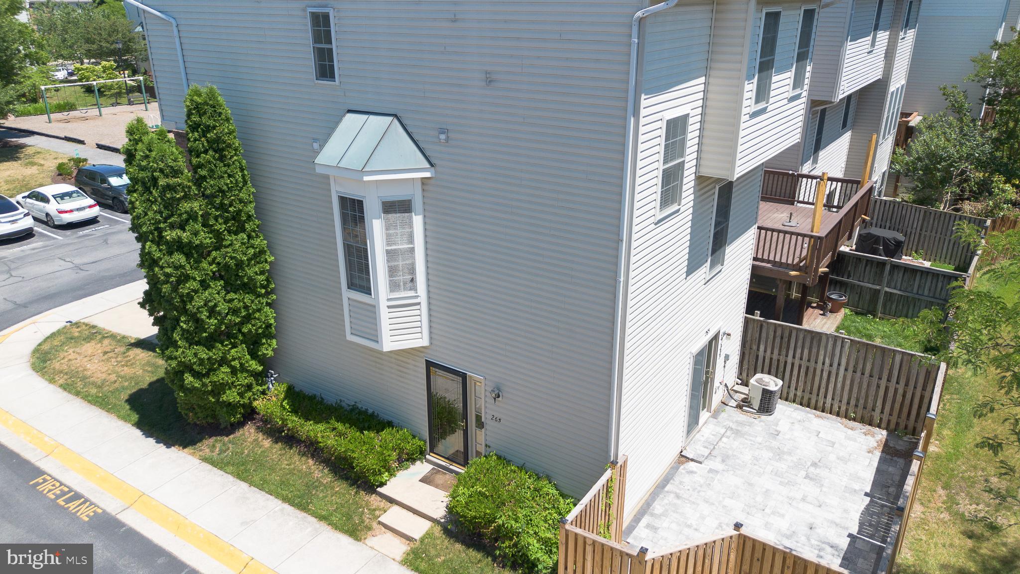 RIVER OAKS - Residential