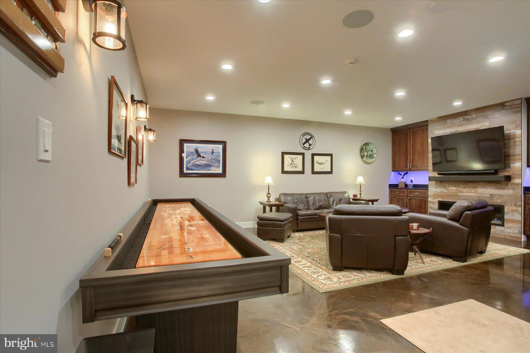 MOORELAND MEWS - Residential