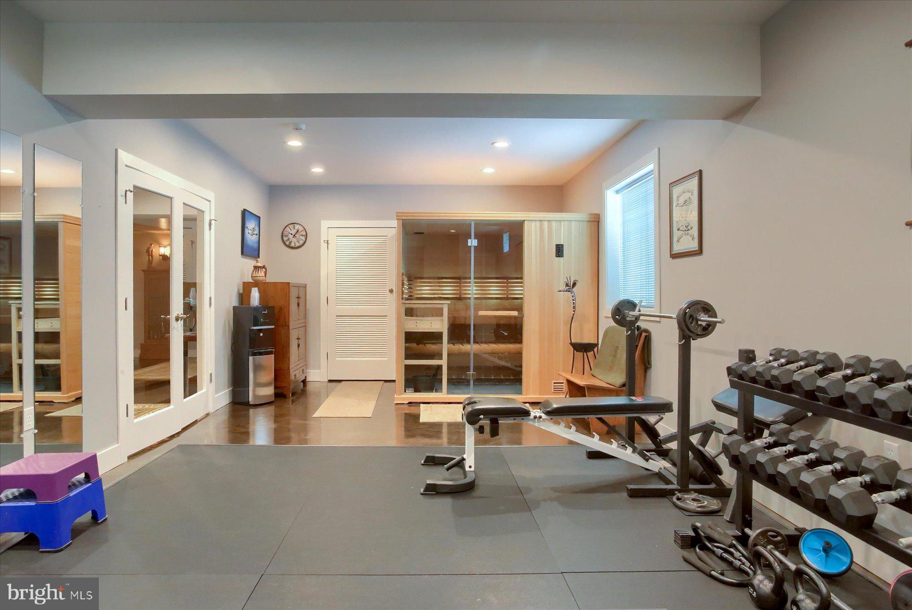 MOORELAND MEWS - Residential
