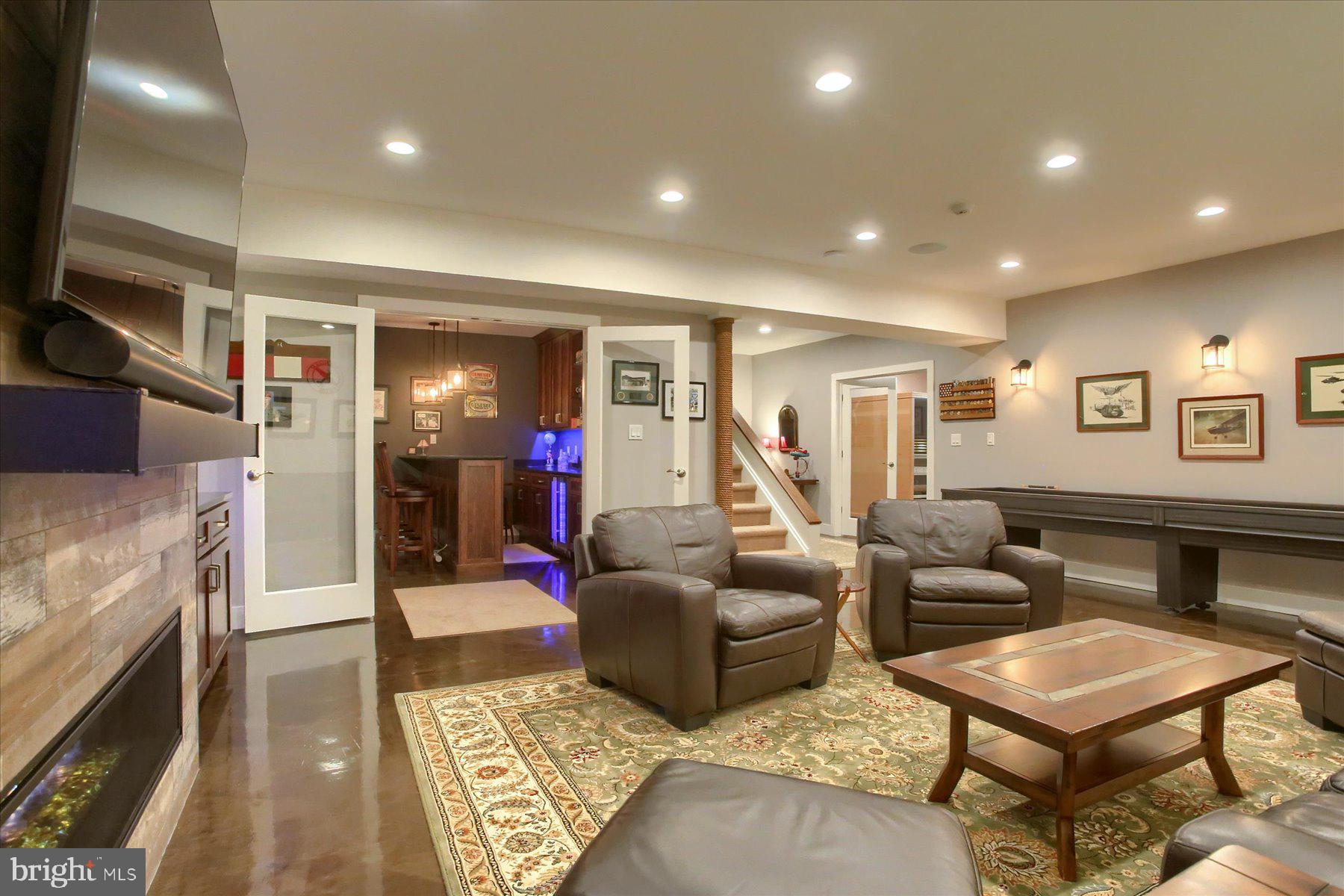 MOORELAND MEWS - Residential